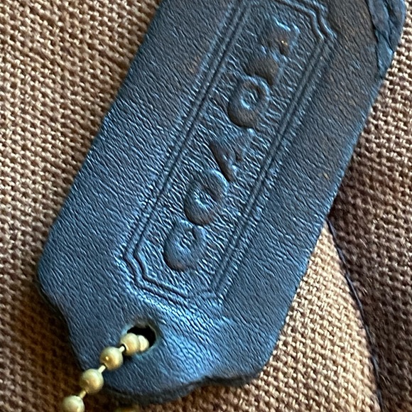 Vintage black leather coach crossbody bag. - Picture 3 of 4